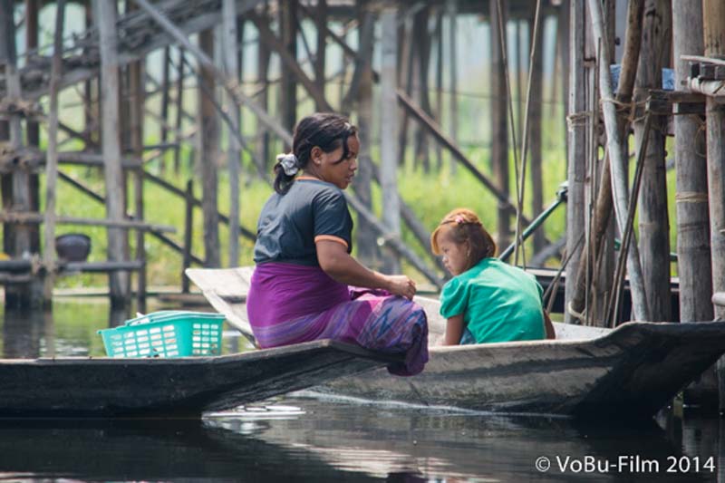 Leben in den schwimmenden Doerfern, Inle Lake, Myanmar